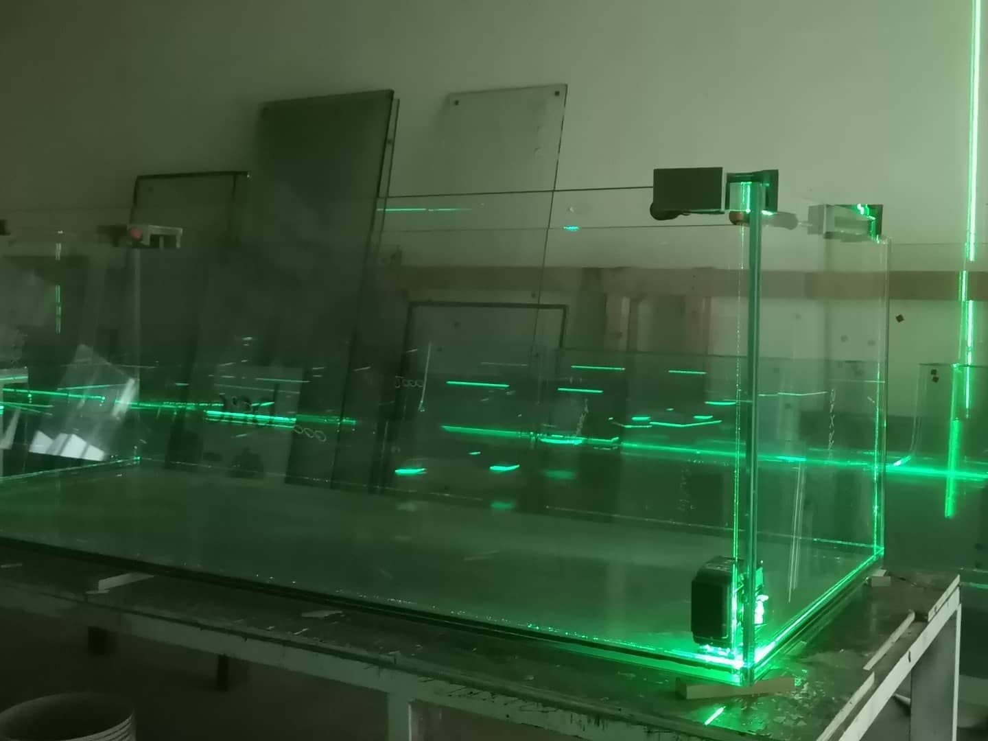 Precision Laser Tank Balancing, a custom fish tank project by Vinoos Trading EST., image 2 of 2