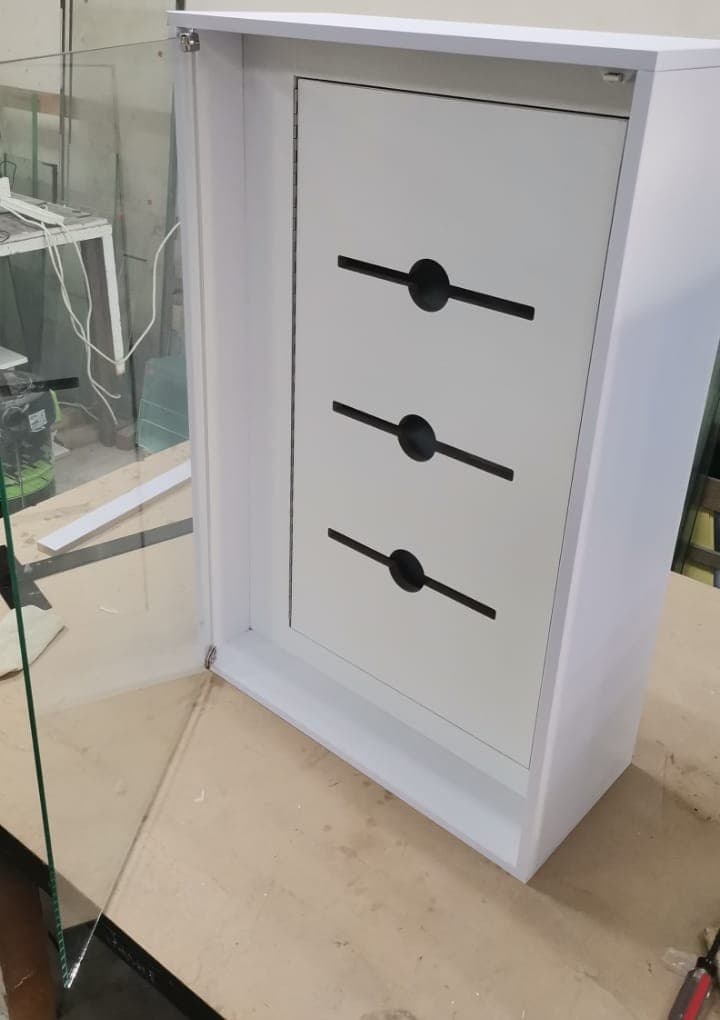 Aluminum-Supported Cabinet, a aquarium cabinet project by Vinoos Trading EST., image 2 of 2